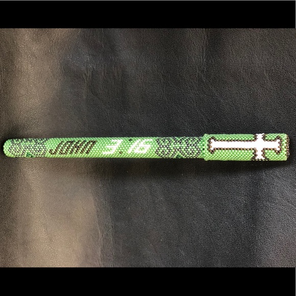 A very nice beaded pen. “John 3:16” - Picture 2 of 3